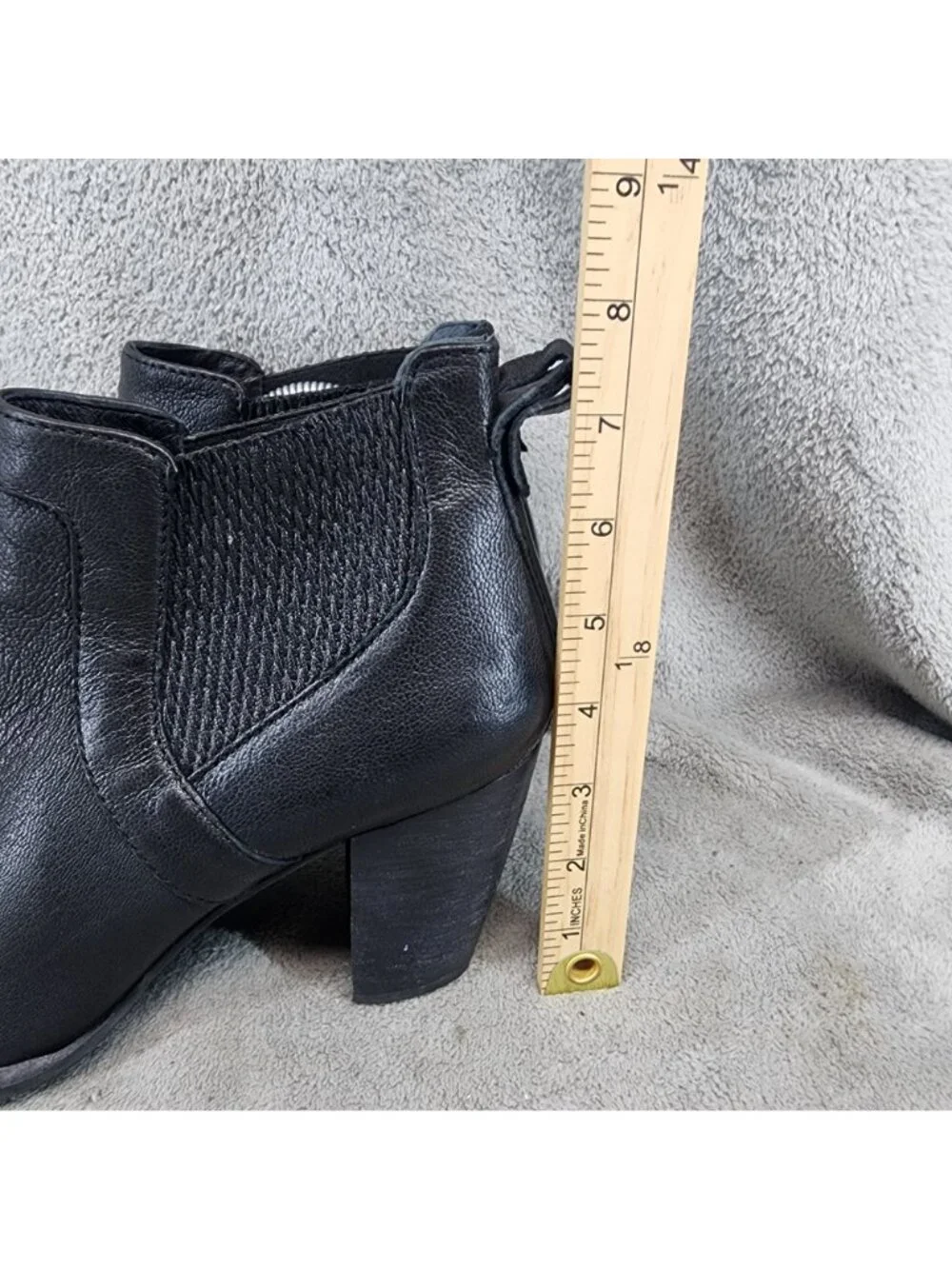 UGG Shoes Womens Size 11 Black Leather Cobie Chelsea Ankle Boots *Read*